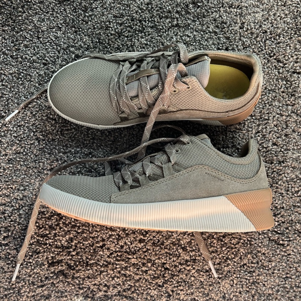 women’s size 7 sorel sneakers